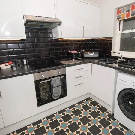 Sandpiper - Cosy In The Heart Of The Old Town